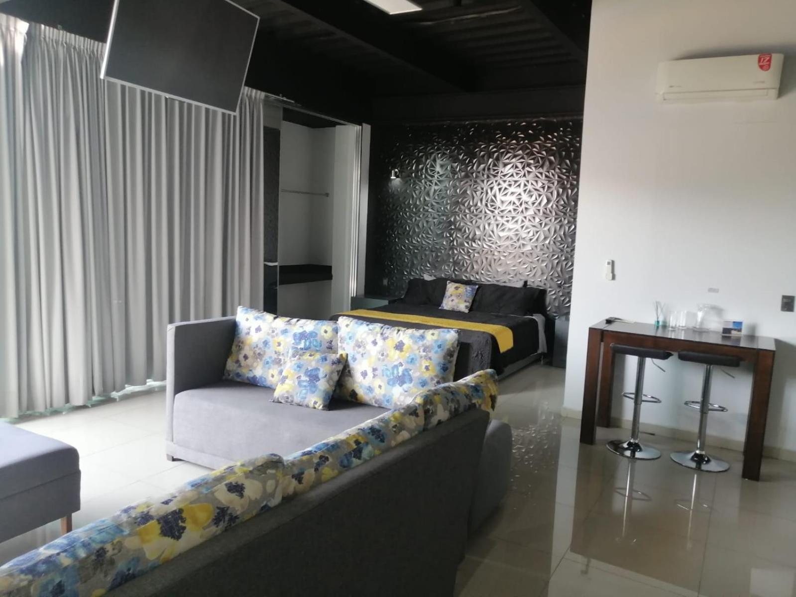 Suites La Gloria Alojamiento Independiente Tepatitlán de Morelos Exterior foto